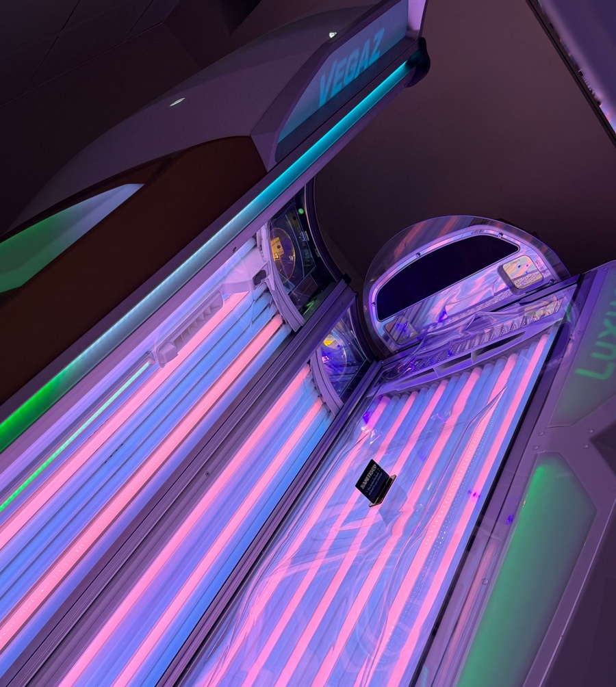 Luxura Vegaz Sunbeds